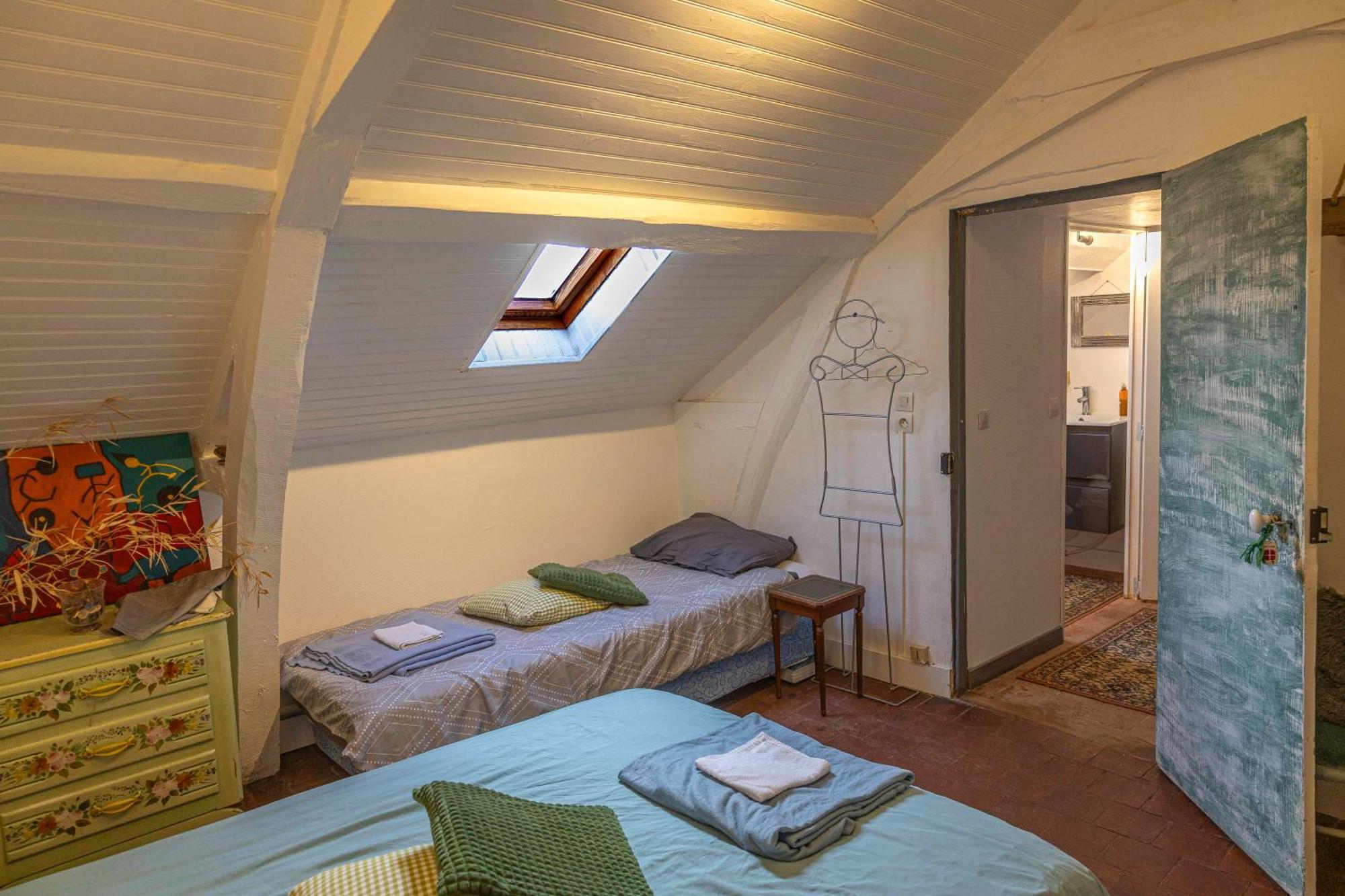 Chambre D'Hotes Les Jardins De Marie, Sci Charles III Bernay  Exterior photo